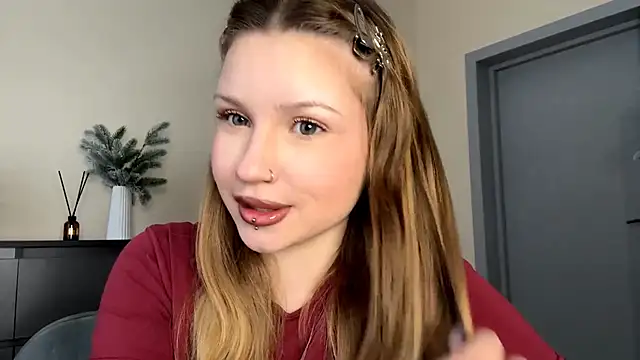 Snapshot of PledHoly chatting on 02.16.26 PledHoly online show from 02.16.26