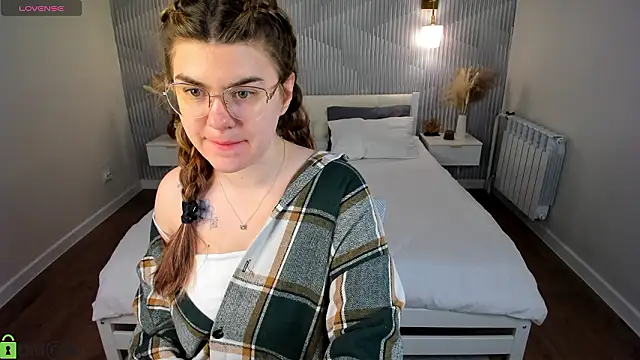 Snapshot of zoe_j0y chatting on 02.27.26 zoe j0y online show from 02.27.26