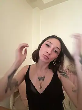 Snapshot of FrutillitaXX chatting on 03.04.26 FrutillitaXX online show from 03.04.26