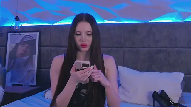 EfiKhalifa online show from 03.23.26