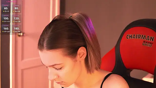 Snapshot of Vanessa__Lui chatting on 02.21.26 Vanessa Lui online show from 02.21.26