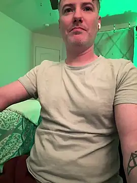 Snapshot of CunningColm chatting on 02.24.26 CunningColm online show from 02.24.26