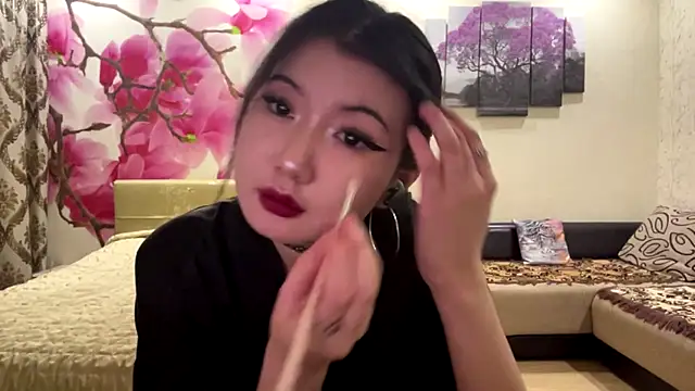 MaeRaads online show from 03.23.26