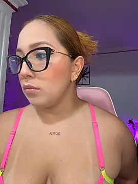 Kiarhatrixie1 online show from 04.18.26