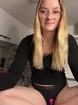 melanieTesss online show from 05.11.26