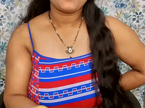 YOUR URVI  online show from 02.26.26