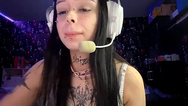 Snapshot of Luna_Sohotti chatting on 02.25.26 Luna Sohotti online show from 02.25.26