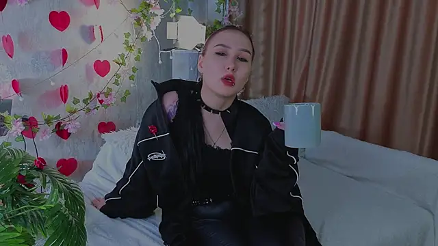 Snapshot of ThoraHaring chatting on 02.27.26 ThoraHaring online show from 02.27.26