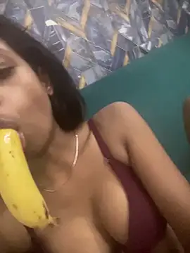 Snapshot of Rani1993 chatting on 02.21.26 Rani1993 online show from 02.21.26