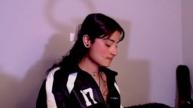 Snapshot of Lili__Clan chatting on 02.24.26 Lili Clan online show from 02.24.26