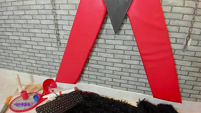 hillary bigbutt online show from 06.03.26
