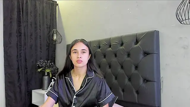 Snapshot of alice__susan chatting on 05.31.26 alice susan online show from 05.31.26