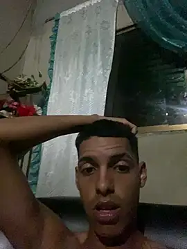 Snapshot of Alee_2005 chatting on 02.19.26 Alee 2005 online show from 02.19.26