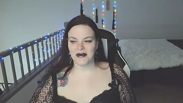 Snapshot of VixieNyx chatting on 02.24.26 VixieNyx online show from 02.24.26