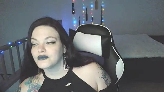 Snapshot of VixieNyx chatting on 02.26.26 VixieNyx online show from 02.26.26