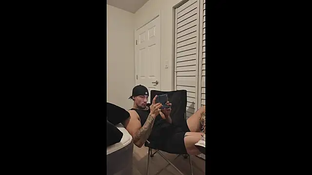 Snapshot of Alejandrosolerxxx chatting on 03.03.26 Alejandrosolerxxx online show from 03.03.26