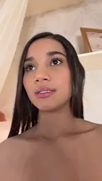 AlessiaVallmont online show from 04.15.26