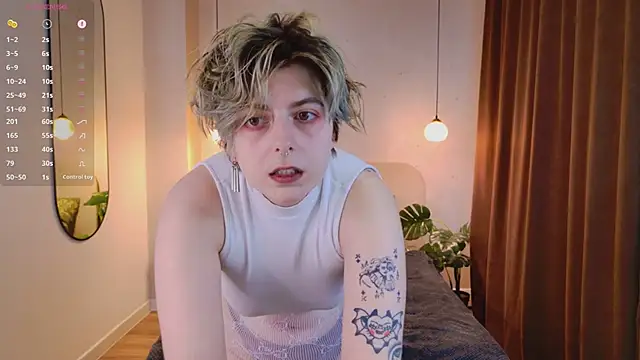 Snapshot of SpiderrArti chatting on 02.19.26 SpiderrArti online show from 02.19.26