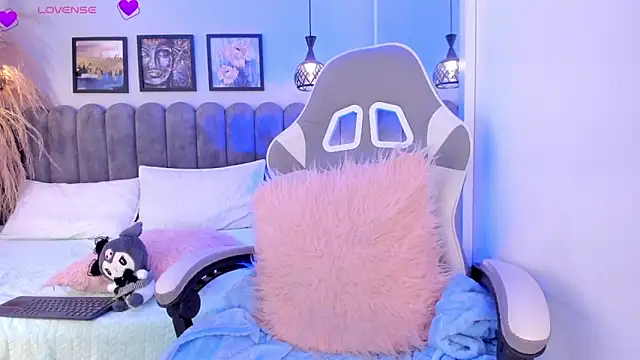 Bella  Peach online show from 04.18.26