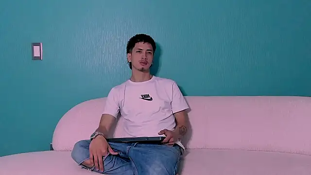 Snapshot of Youdoll_ chatting on 02.25.26 Youdoll online show from 02.25.26