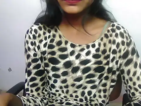 Snapshot of Hotsurbhi chatting on 04.13.26 Hotsurbhi online show from 04.13.26