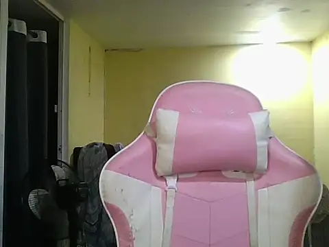 Luna Moonfang online show from 04.19.26