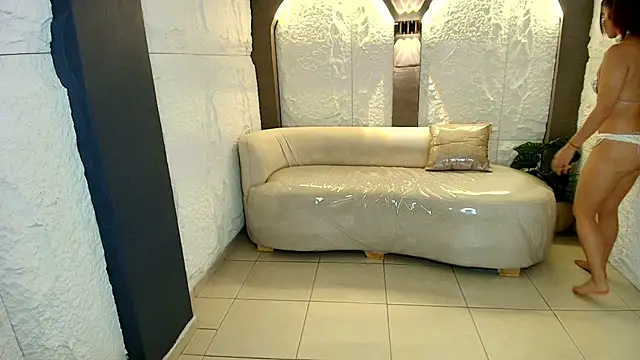 Elizabeth  r online show from 02.26.26