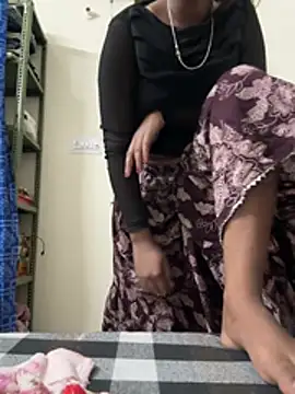 Snapshot of meenu_cuties chatting on 05.20.26 meenu cuties online show from 05.20.26