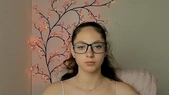 Snapshot of KissMeJulia chatting on 06.26.26 KissMeJulia online show from 06.26.26