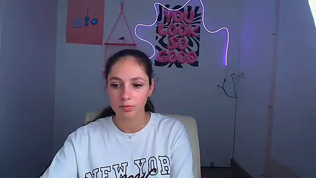 Snapshot of KissMeJulia chatting on 06.30.26 KissMeJulia online show from 06.30.26