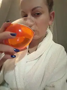 Snapshot of Frenchgirl45 chatting on 02.28.26 Frenchgirl45 online show from 02.28.26