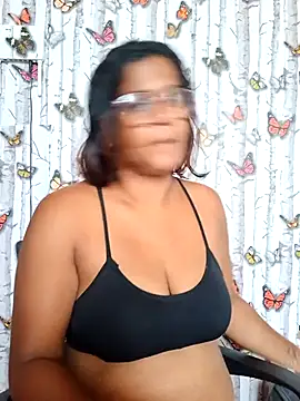 Snapshot of indianstrawberrylips4u chatting on 05.08.26 indianstrawberrylips4u online show from 05.08.26