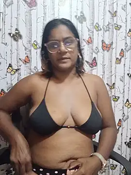 Snapshot of indianstrawberrylips4u chatting on 05.14.26 indianstrawberrylips4u online show from 05.14.26