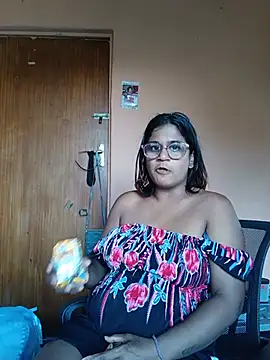 Snapshot of indianstrawberrylips4u chatting on 05.15.26 indianstrawberrylips4u online show from 05.15.26