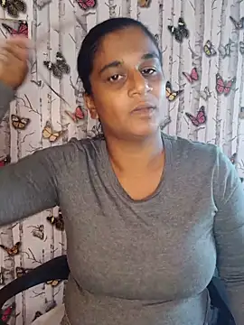 Snapshot of indianstrawberrylips4u chatting on 05.19.26 indianstrawberrylips4u online show from 05.19.26