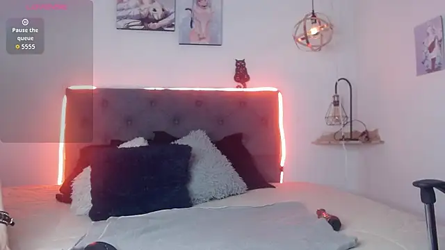 CHERRY DARCK online show from 04.14.26