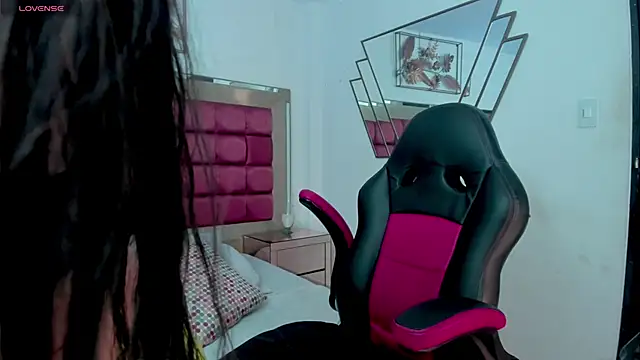 Snapshot of IrisBlume chatting on 02.21.26 IrisBlume online show from 02.21.26