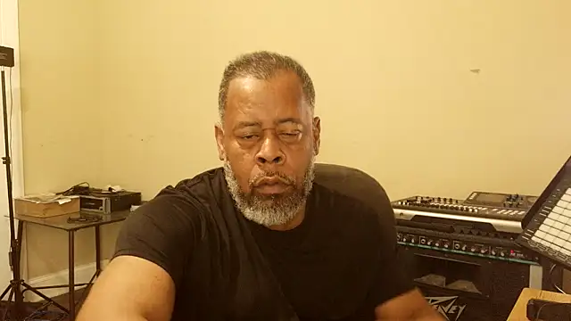 Cleozevo1961 online show from 04.10.26