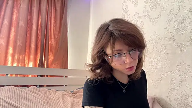 aera elese online show from 04.14.26