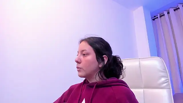 Snapshot of Chloe_Noire chatting on 04.12.26 Chloe Noire online show from 04.12.26