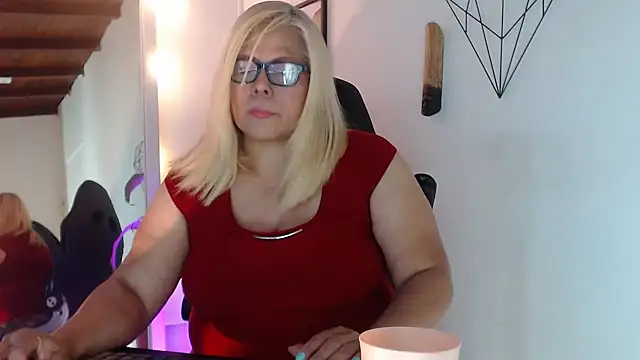 Snapshot of eva_colen50 chatting on 04.04.26 eva colen50 online show from 04.04.26