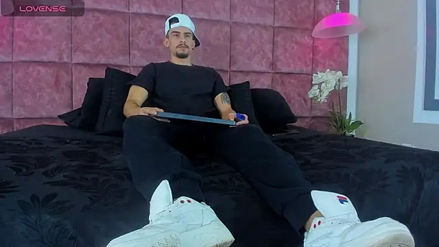 SharonTygaX online show from 03.28.26