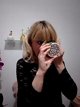 -Nefertiti- online show from 03.07.26