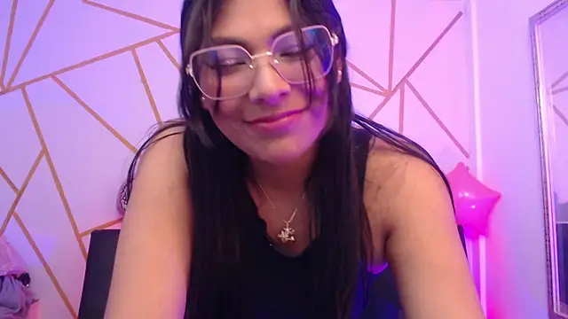 yvanna  smith online show from 02.25.26