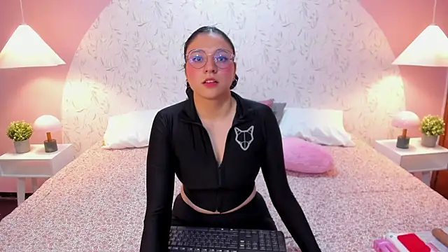 Snapshot of Angelie_Rosebrm chatting on 02.21.26 Angelie Rosebrm online show from 02.21.26