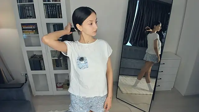 littleevilon online show from 02.20.26