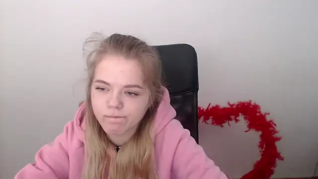 Snapshot of FoxiLana chatting on 02.19.26 FoxiLana online show from 02.19.26