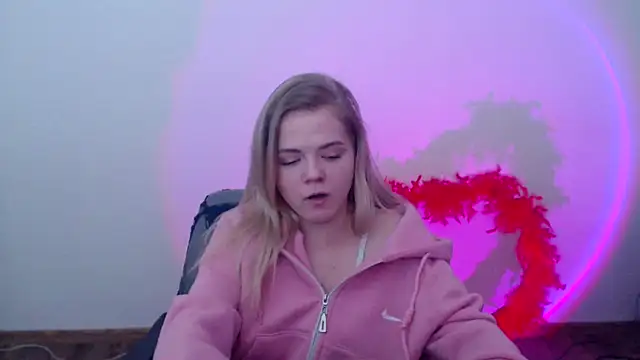 Snapshot of FoxiLana chatting on 02.28.26 FoxiLana online show from 02.28.26