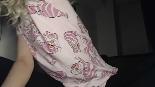 Snapshot of MessyBitch2 chatting on 02.27.26 MessyBitch2 online show from 02.27.26