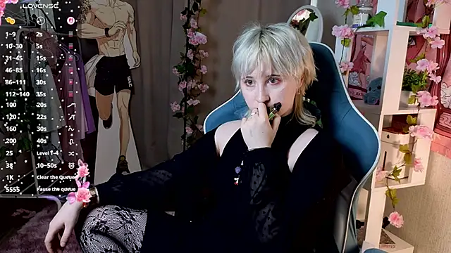 Snapshot of May_leaf chatting on 02.20.26 May leaf online show from 02.20.26